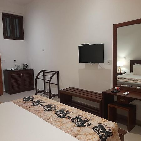 Tranquil Hotel ฮิกคาดูวา ภายนอก รูปภาพ