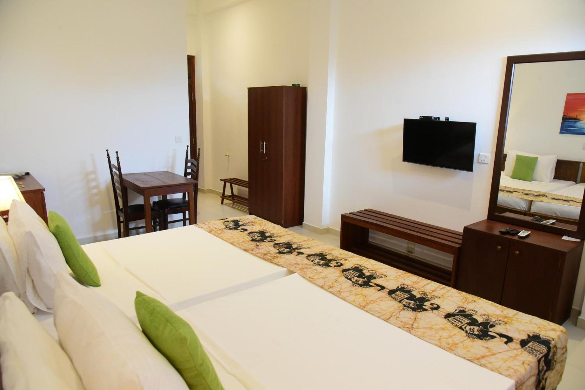 Tranquil Hotel ฮิกคาดูวา ภายนอก รูปภาพ